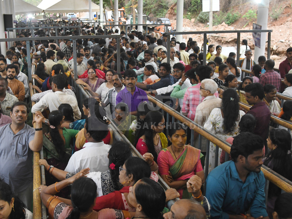 Devotional : Nijaroopa Darshanam at Simhachalam HD Photos3