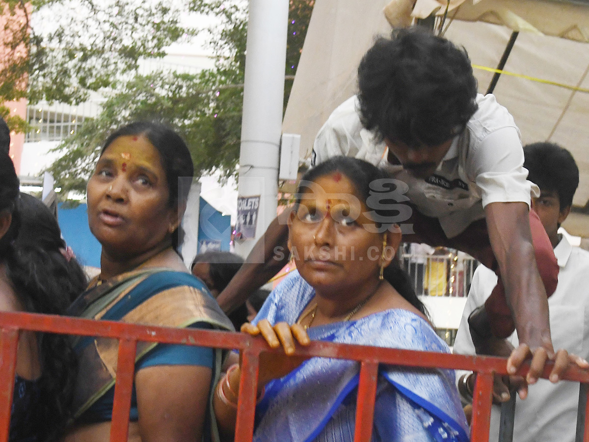 Devotional : Nijaroopa Darshanam at Simhachalam HD Photos9
