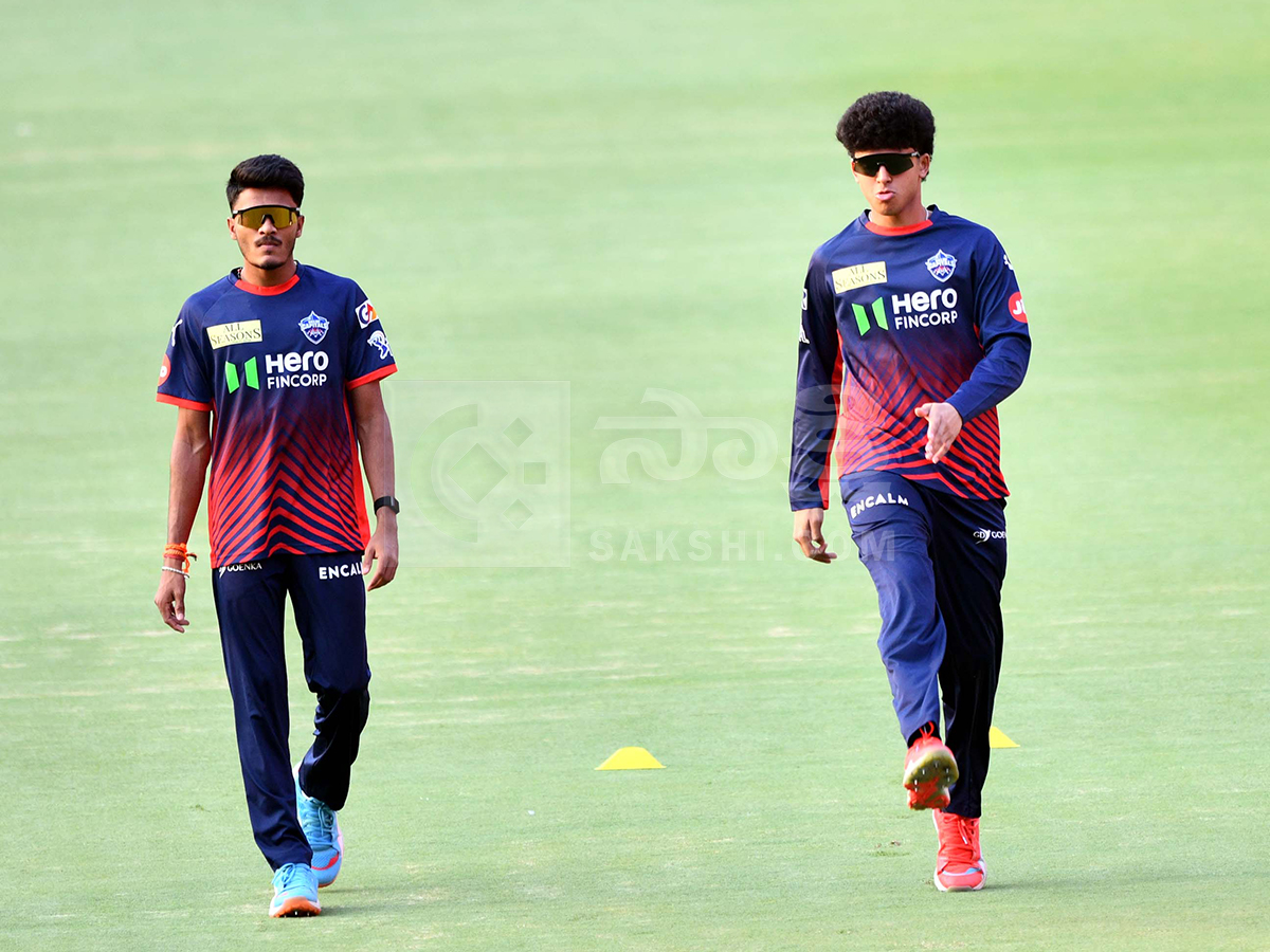 IPL 2026 : SRH vs DC Match in Hyderabad10