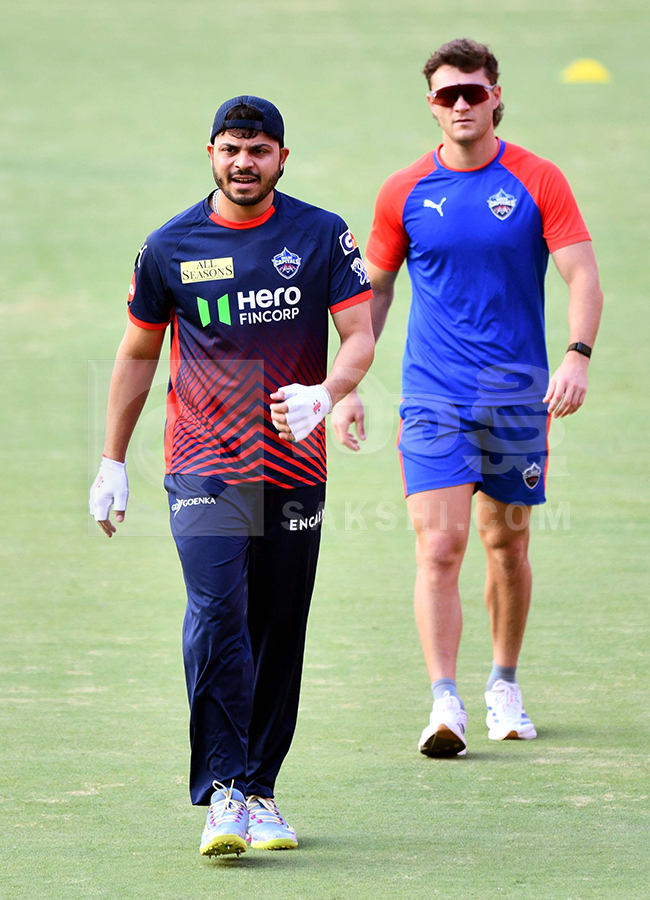 IPL 2026 : SRH vs DC Match in Hyderabad8