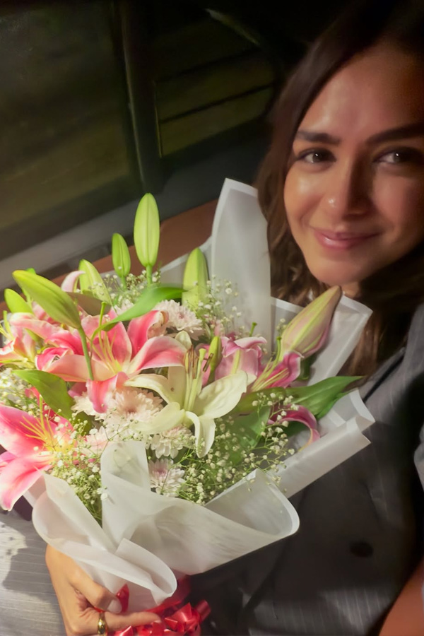 Actress Mrunal Thakur Latest Beautiful Photos3