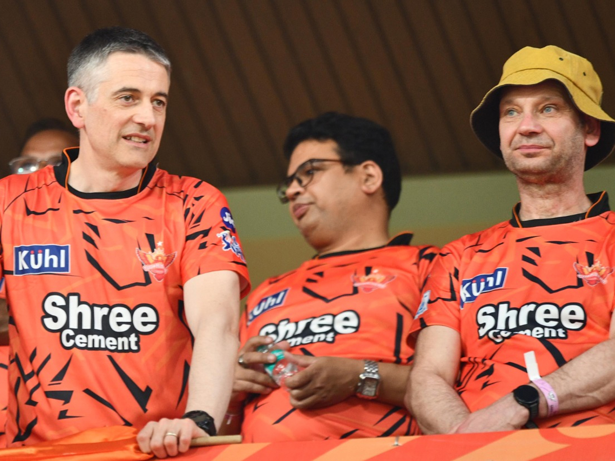 SRH vs DC: Celebrities Light Up Uppal Stadium in IPL 2026 Photos14