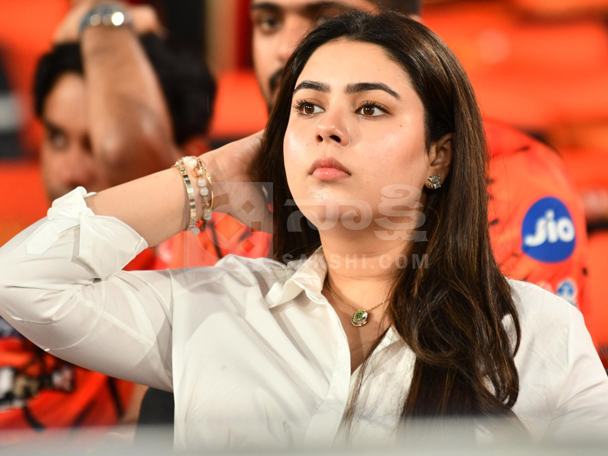SRH vs DC: Celebrities Light Up Uppal Stadium in IPL 2026 Photos17