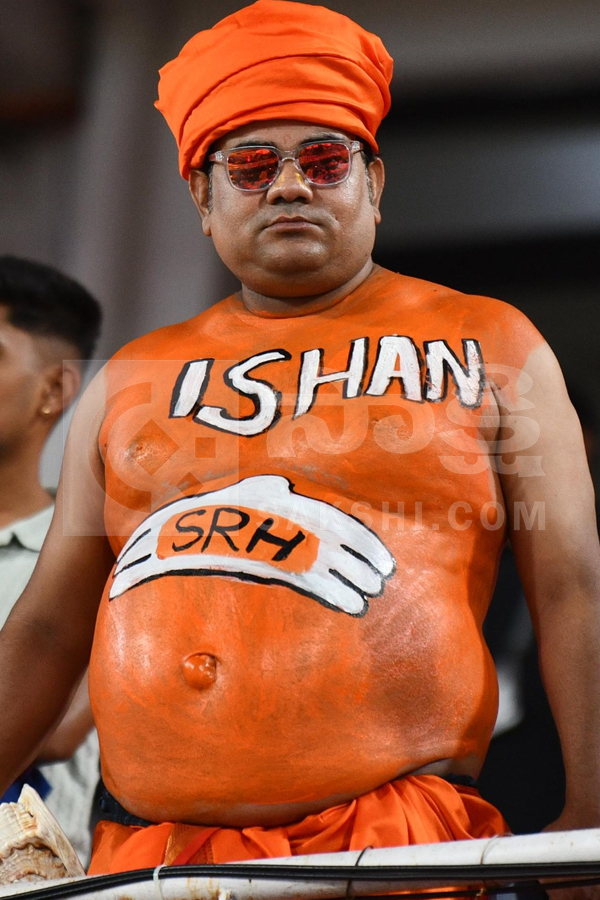 SRH vs DC: Celebrities Light Up Uppal Stadium in IPL 2026 Photos19
