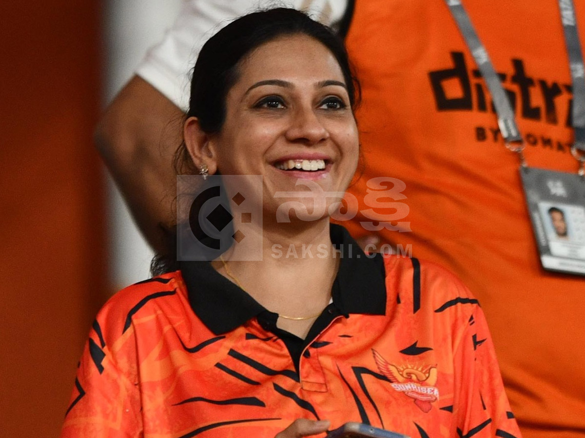 SRH vs DC: Celebrities Light Up Uppal Stadium in IPL 2026 Photos26