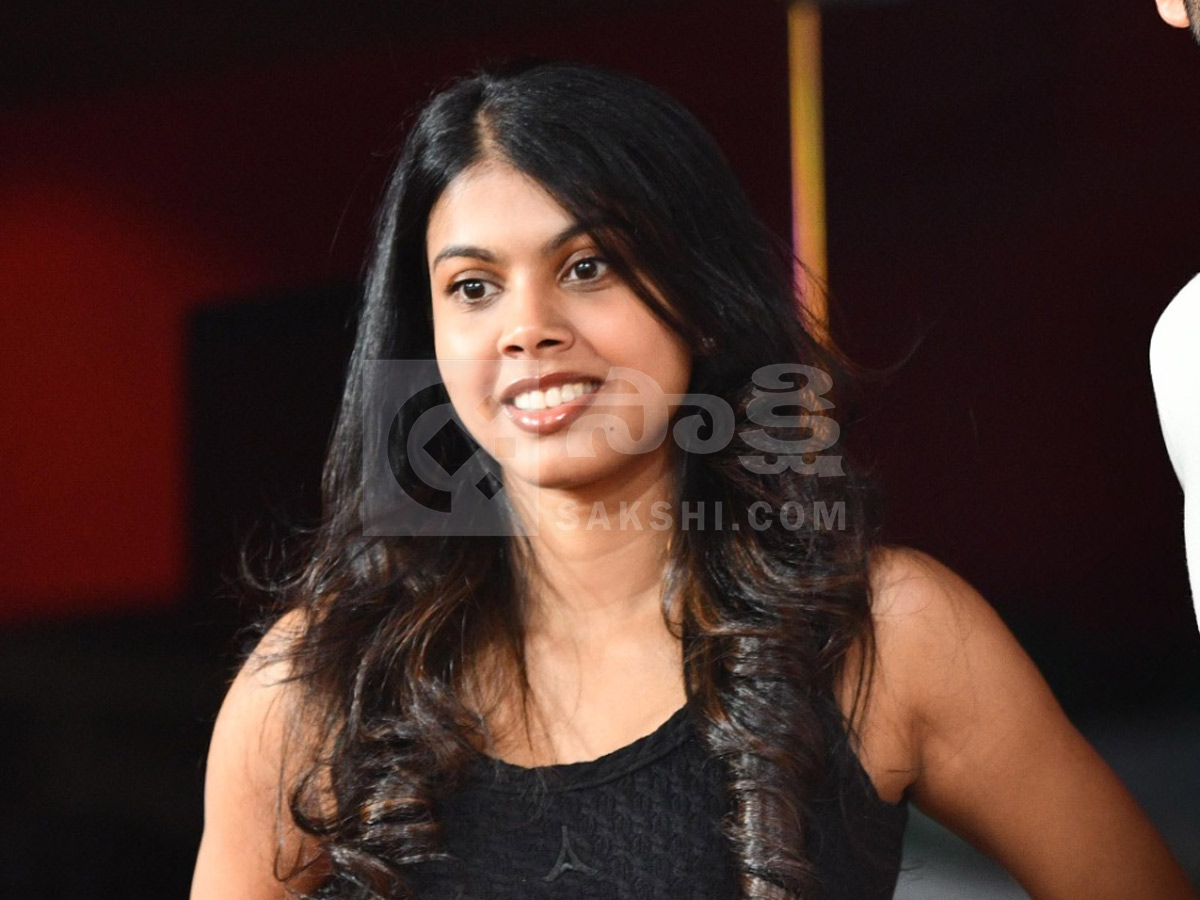 SRH vs DC: Celebrities Light Up Uppal Stadium in IPL 2026 Photos28