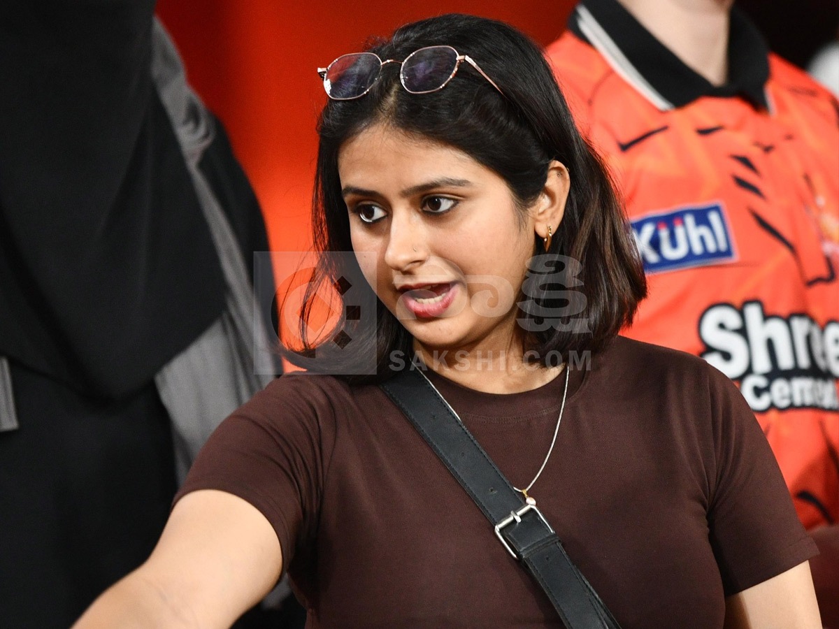 SRH vs DC: Celebrities Light Up Uppal Stadium in IPL 2026 Photos36