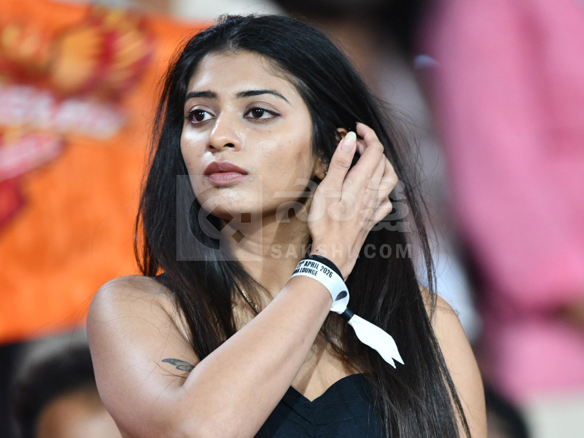 SRH vs DC: Celebrities Light Up Uppal Stadium in IPL 2026 Photos39