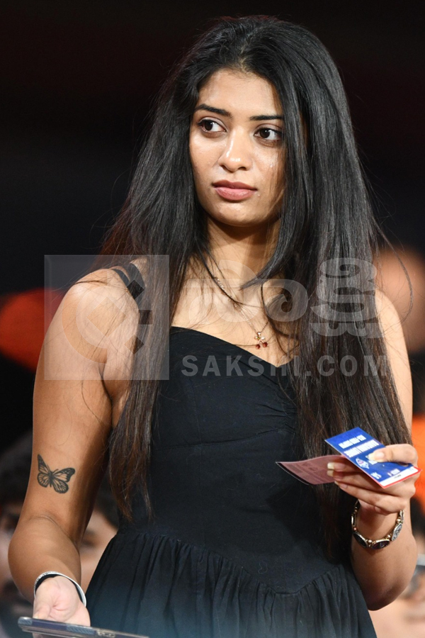 SRH vs DC: Celebrities Light Up Uppal Stadium in IPL 2026 Photos41