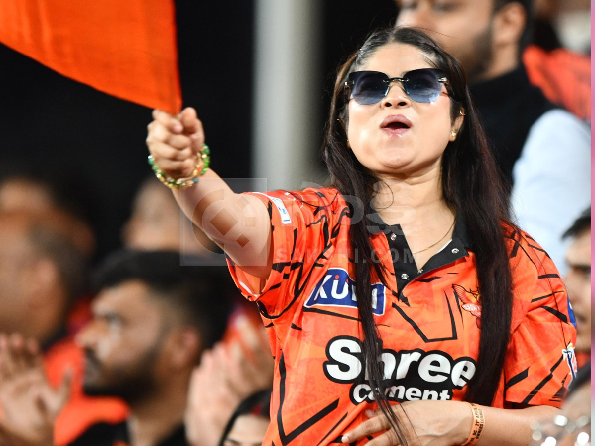 SRH vs DC: Celebrities Light Up Uppal Stadium in IPL 2026 Photos42