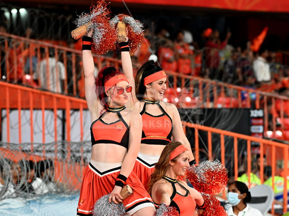 SRH vs DC: Celebrities Light Up Uppal Stadium in IPL 2026 Photos45