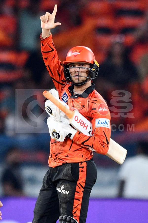 SRH vs DC: Celebrities Light Up Uppal Stadium in IPL 2026 Photos8