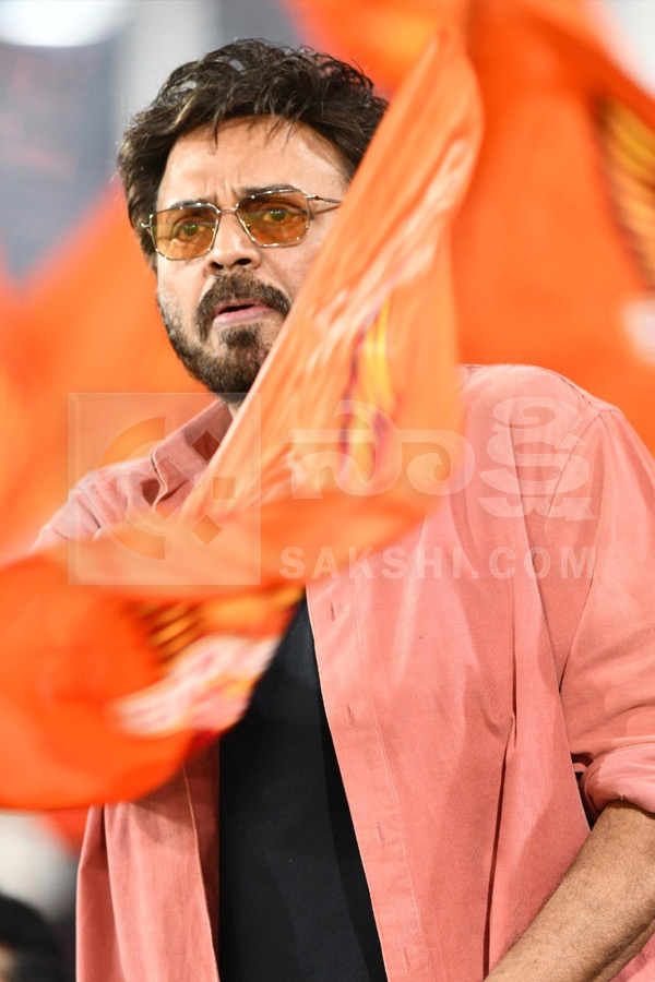SRH vs DC: Celebrities Light Up Uppal Stadium in IPL 2026 Photos9