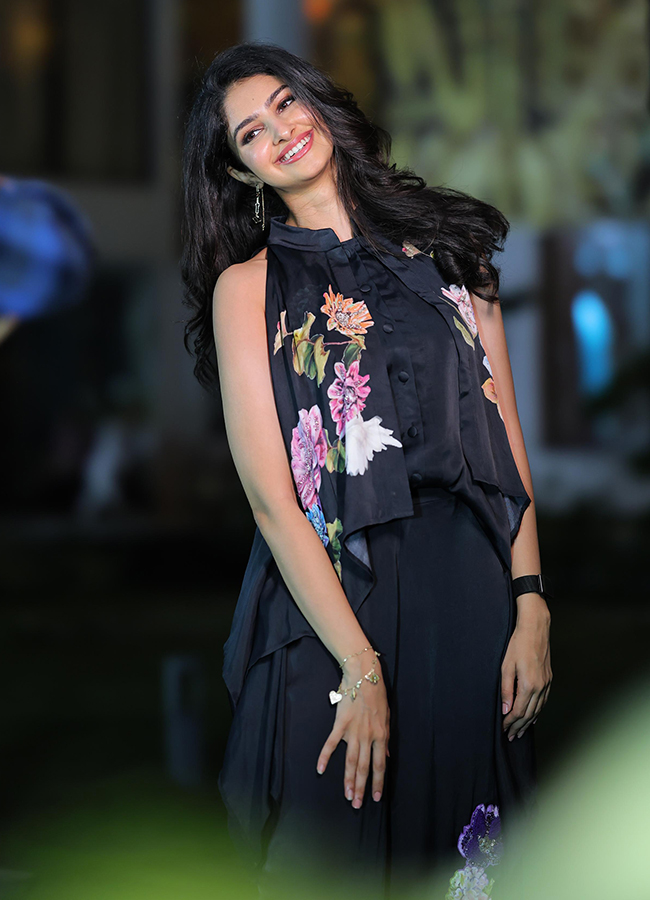 Tollywood Actress Manasa Varanasi HD Photos12