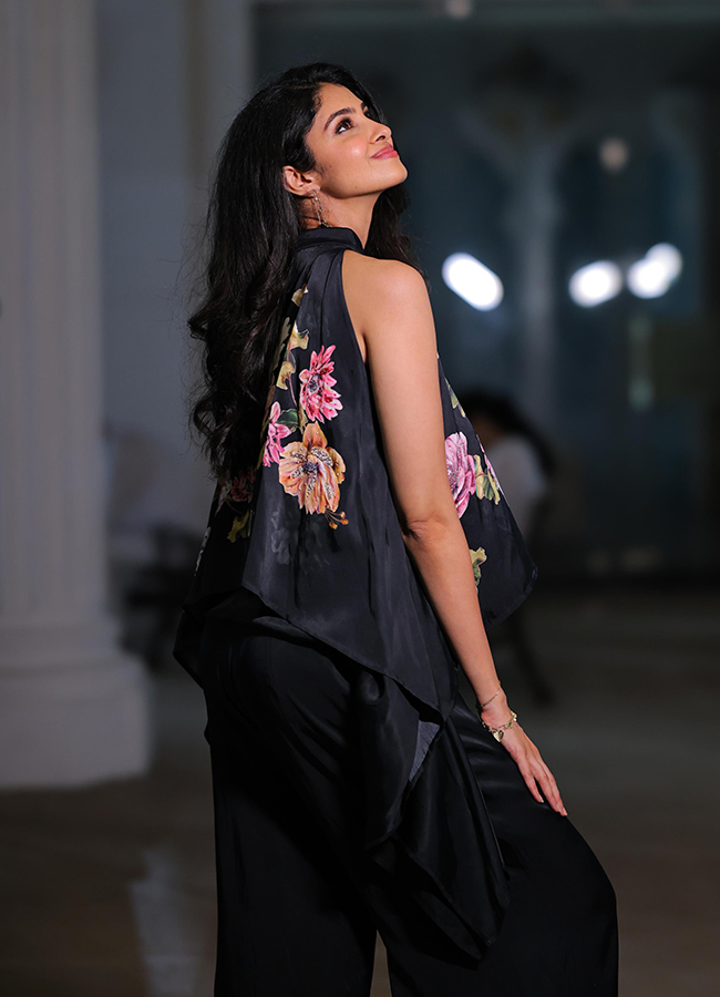 Tollywood Actress Manasa Varanasi HD Photos14