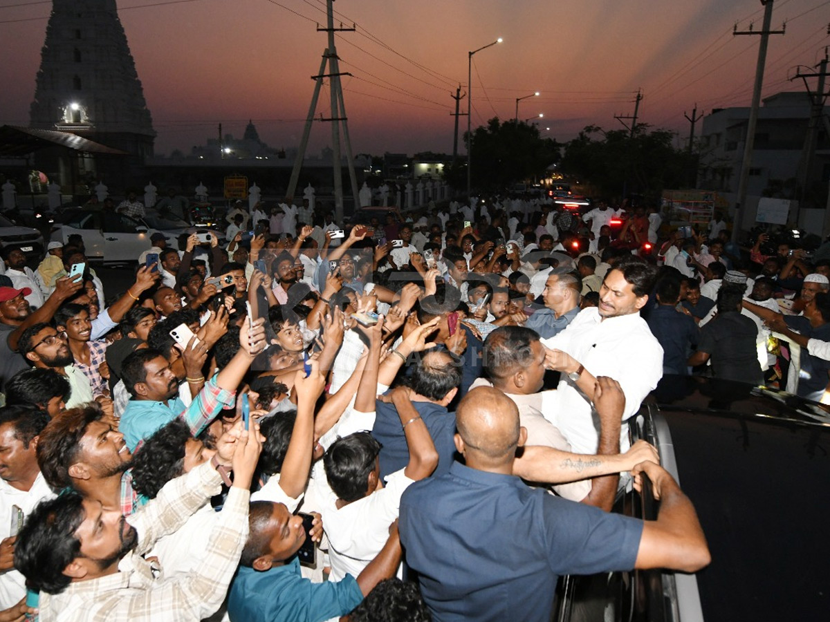 YS Jagan Received Grand Welcome at Pulivendula Photos1