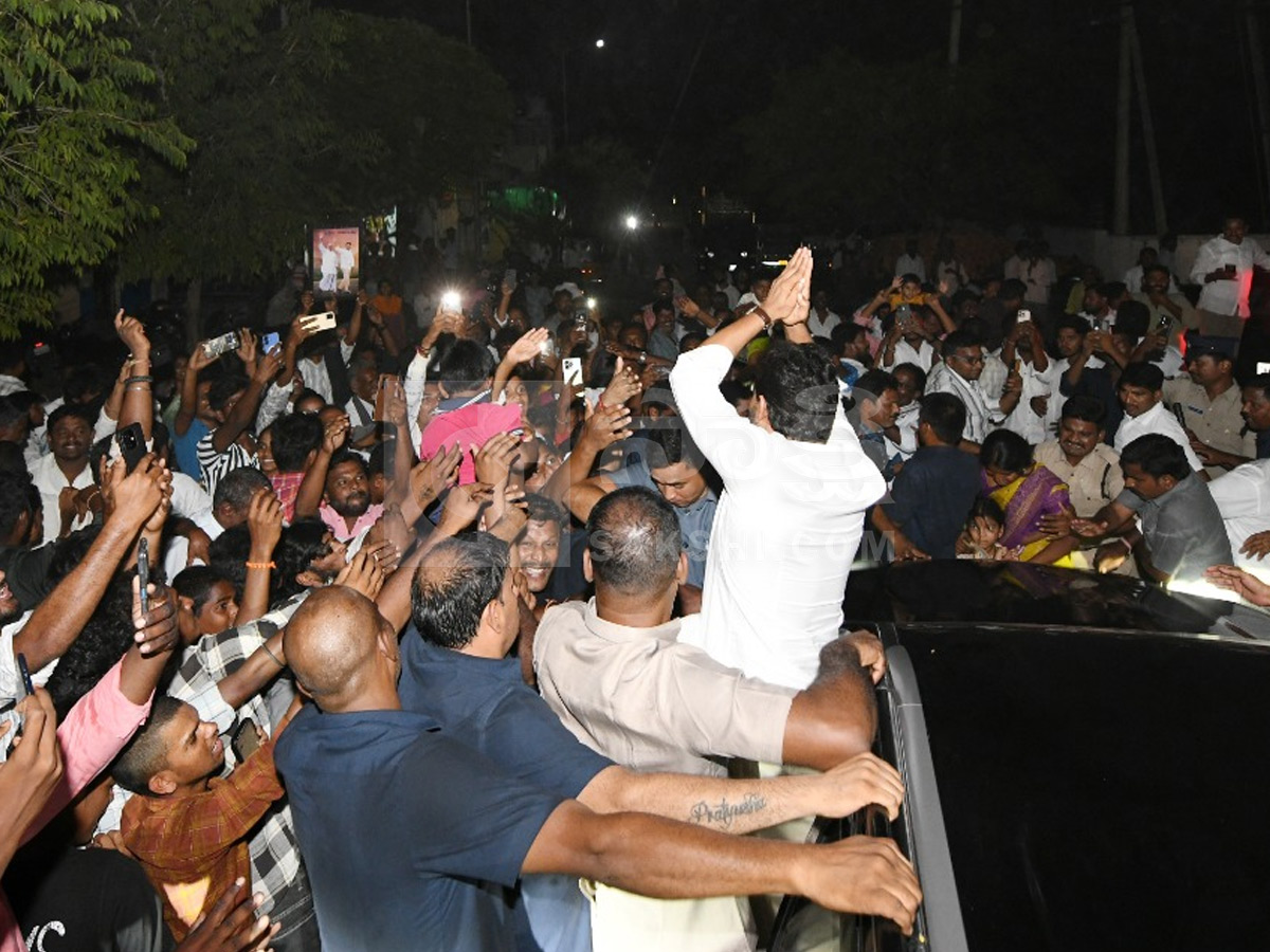 YS Jagan Received Grand Welcome at Pulivendula Photos14