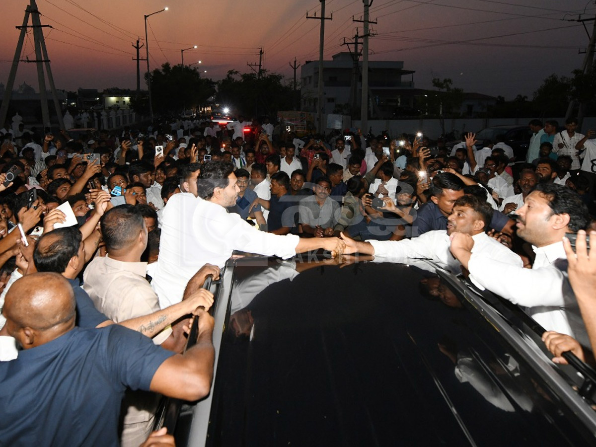 YS Jagan Received Grand Welcome at Pulivendula Photos10