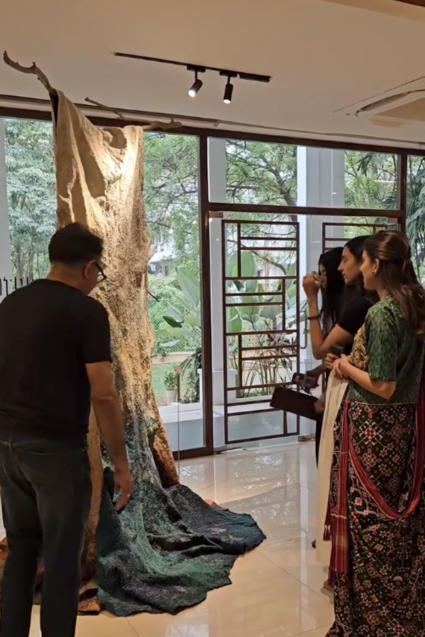 Medhyaa Art Gallery by Miheeka Bajaj At Rama Naidu Studios Photos8