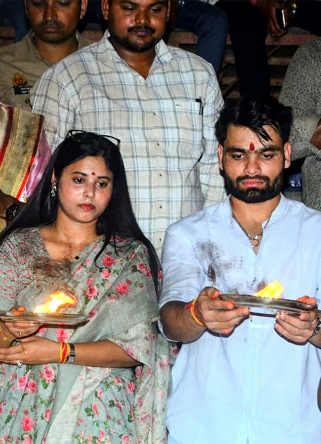 Rinku Singh And Priya Saroj Seek Blessings At Kashi Vishwanath Temple9