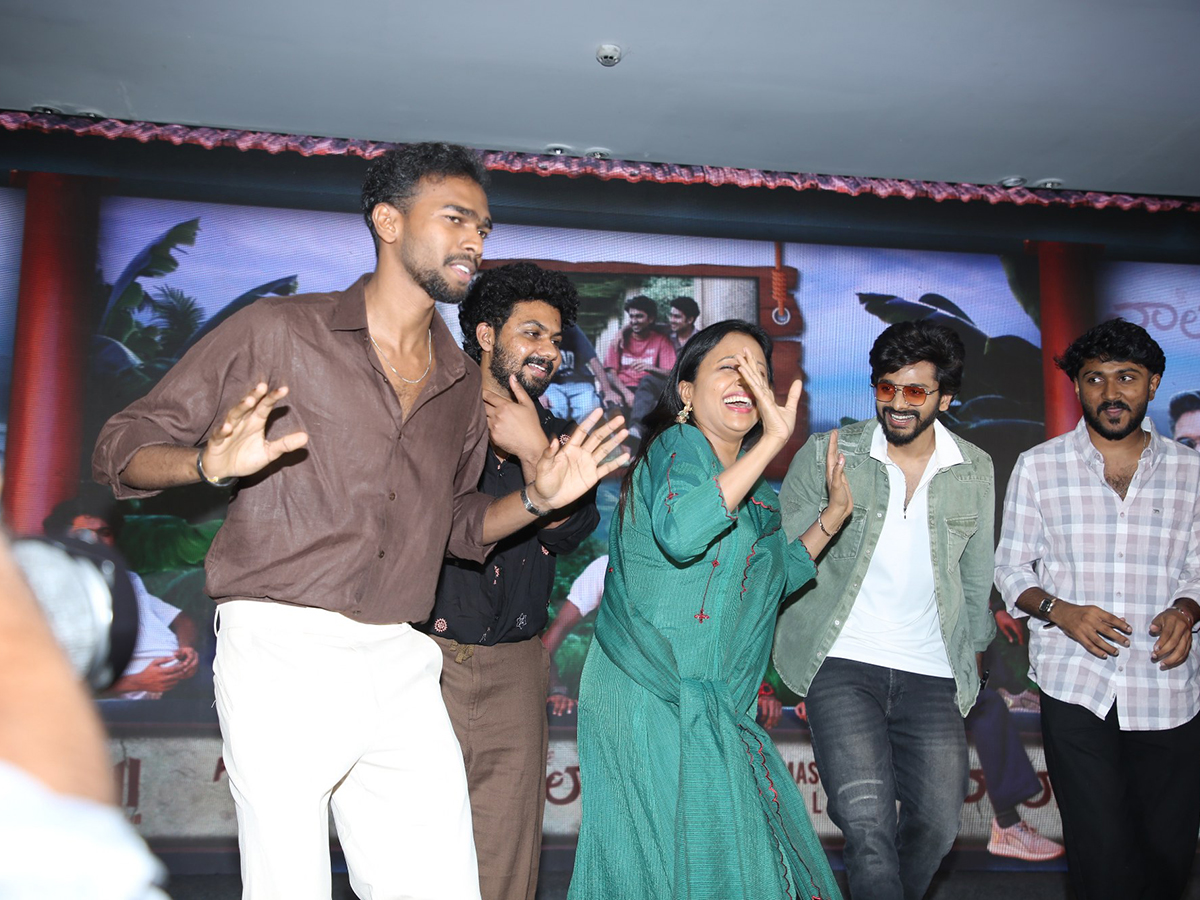 Vaazha 2 Telugu Pre Release Event Photos1