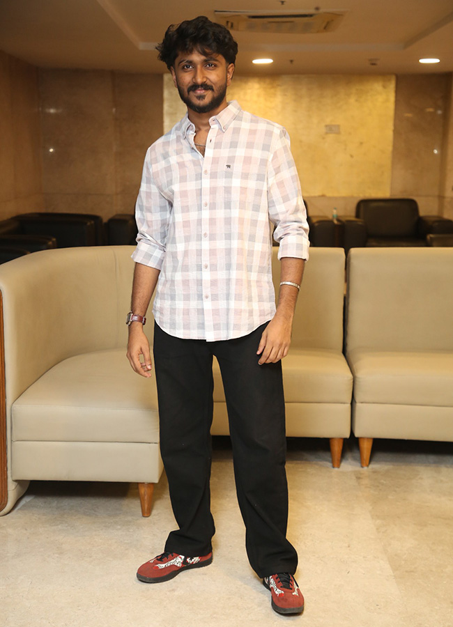 Vaazha 2 Telugu Pre Release Event Photos12