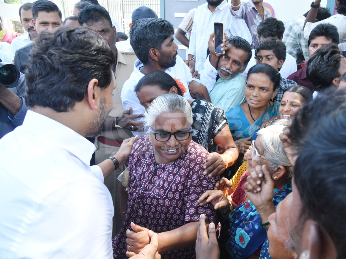 YS Jagan Pulivendula Tour 2nd Day Photos2