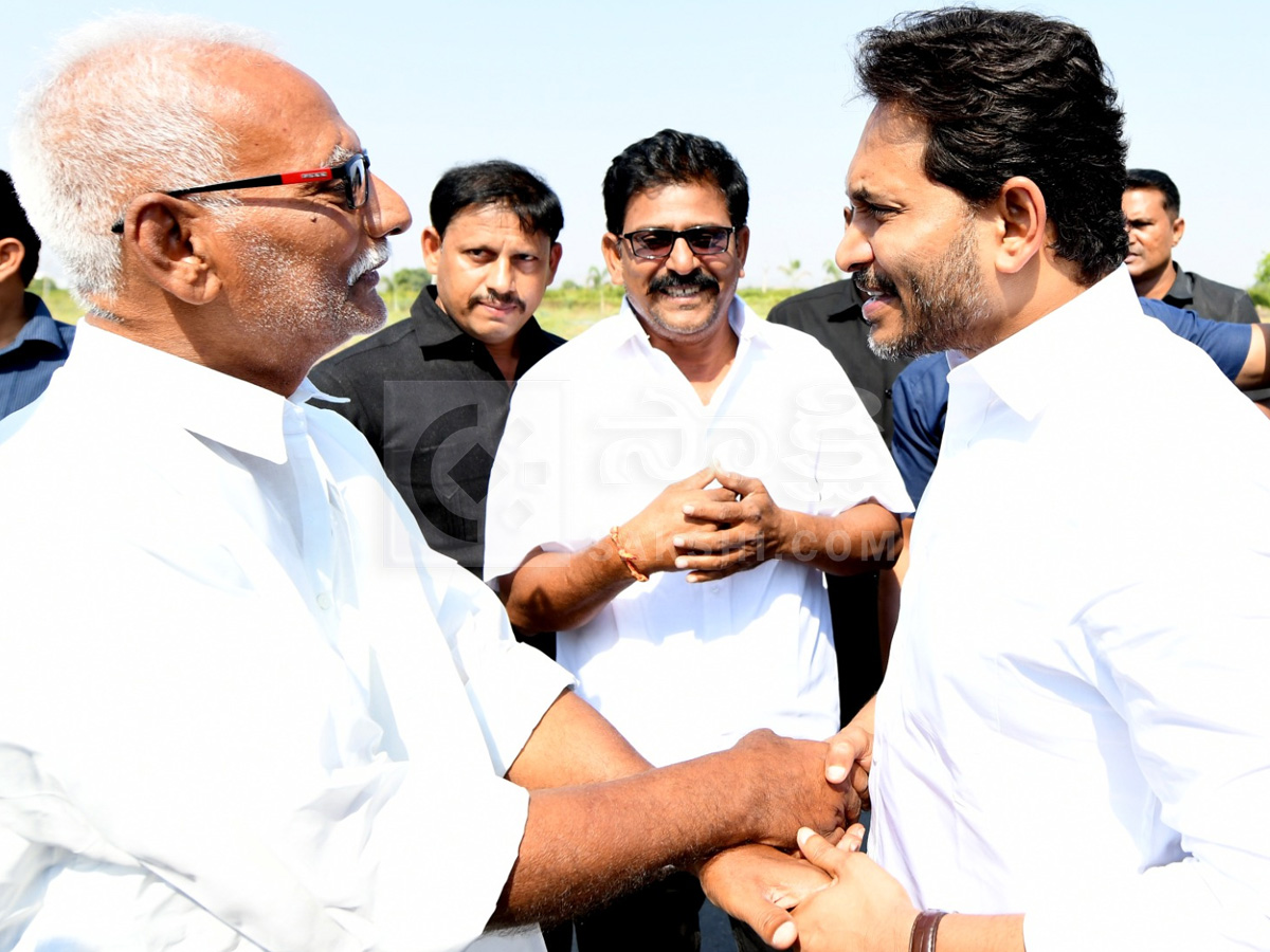 YS Jagan Pulivendula Tour 2nd Day Photos14