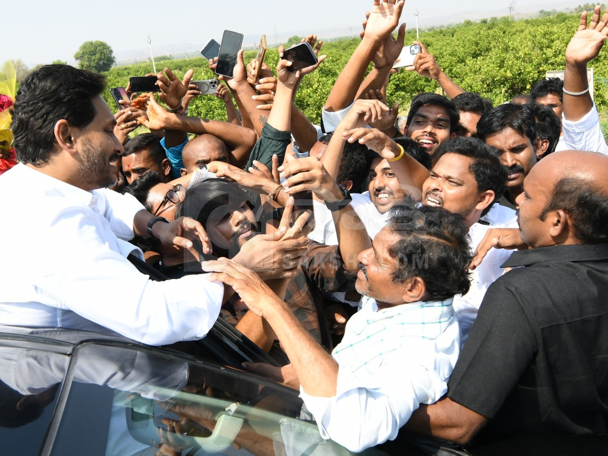 YS Jagan Pulivendula Tour 2nd Day Photos17