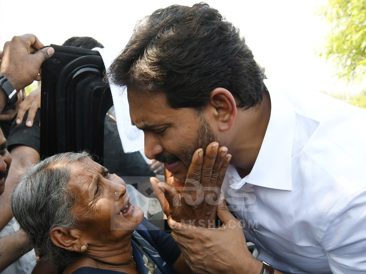 YS Jagan Pulivendula Tour 2nd Day Photos20