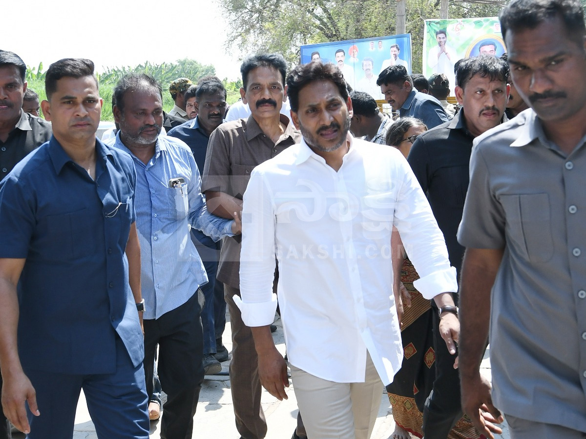 YS Jagan Pulivendula Tour 2nd Day Photos21