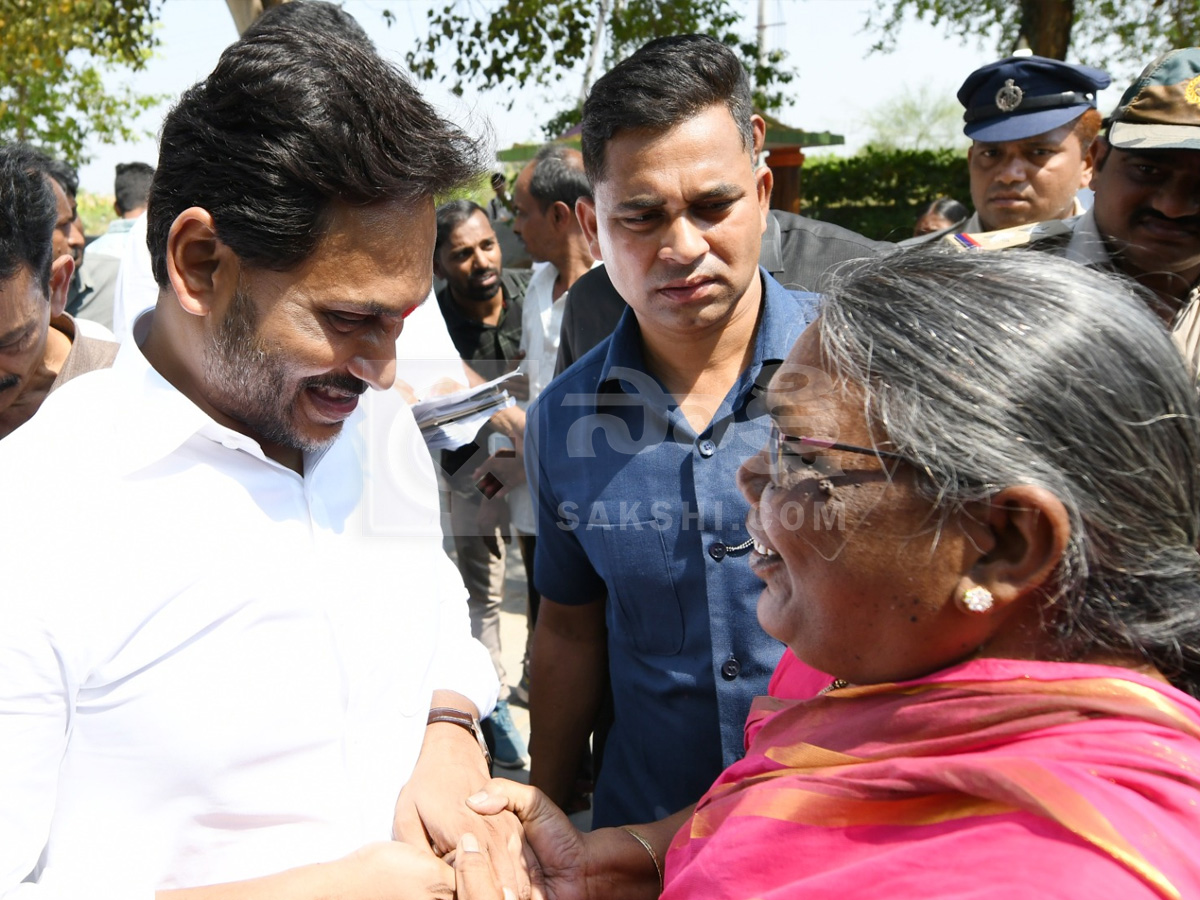 YS Jagan Pulivendula Tour 2nd Day Photos24