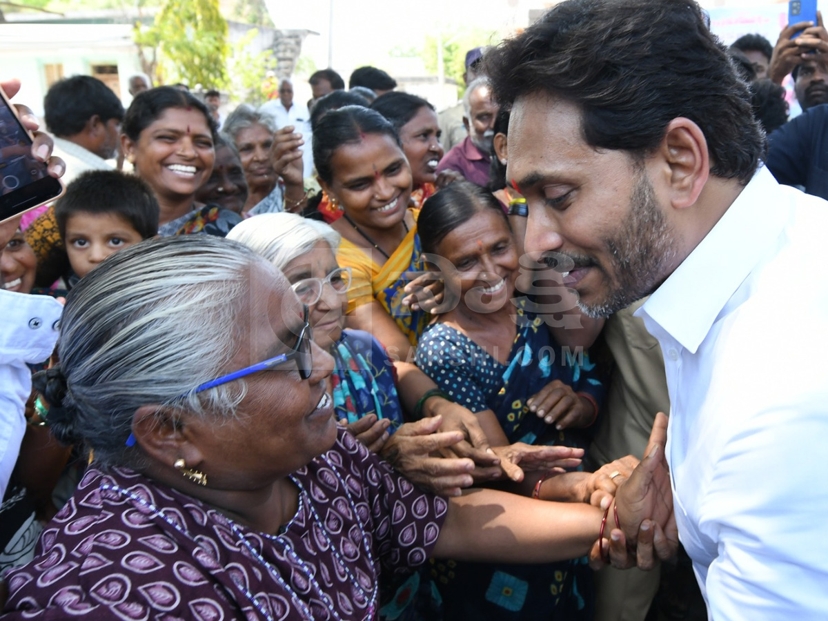 YS Jagan Pulivendula Tour 2nd Day Photos26