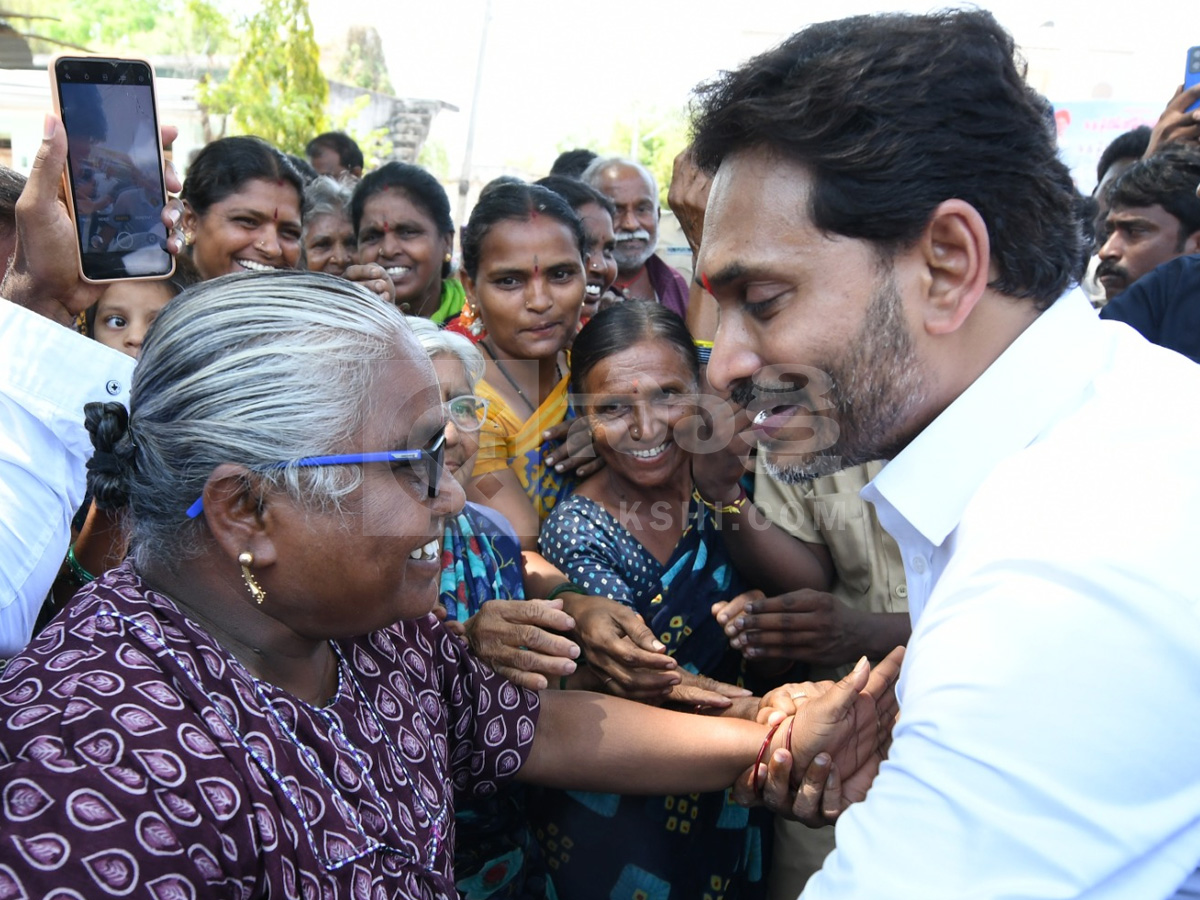 YS Jagan Pulivendula Tour 2nd Day Photos27
