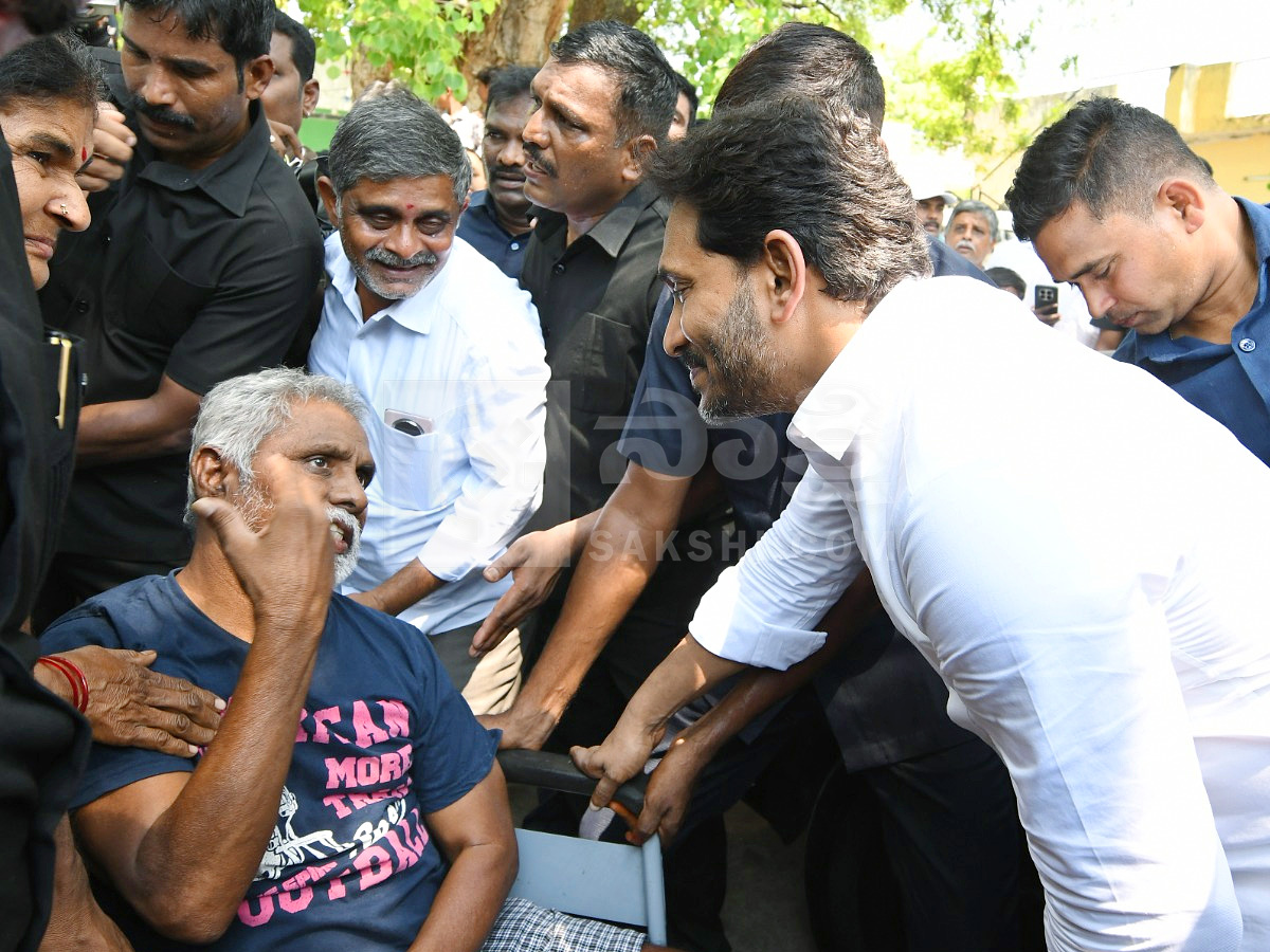 YS Jagan Pulivendula Tour 2nd Day Photos28