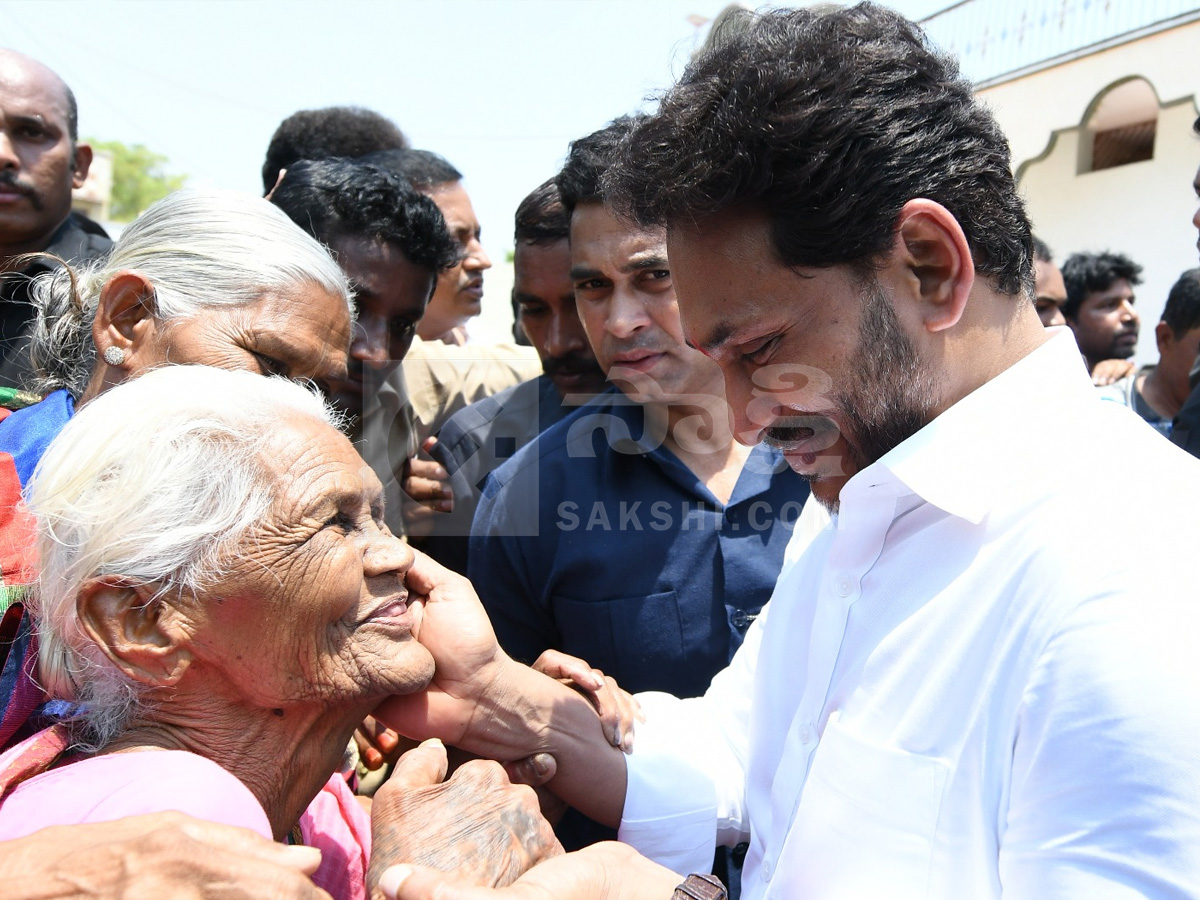 YS Jagan Pulivendula Tour 2nd Day Photos29