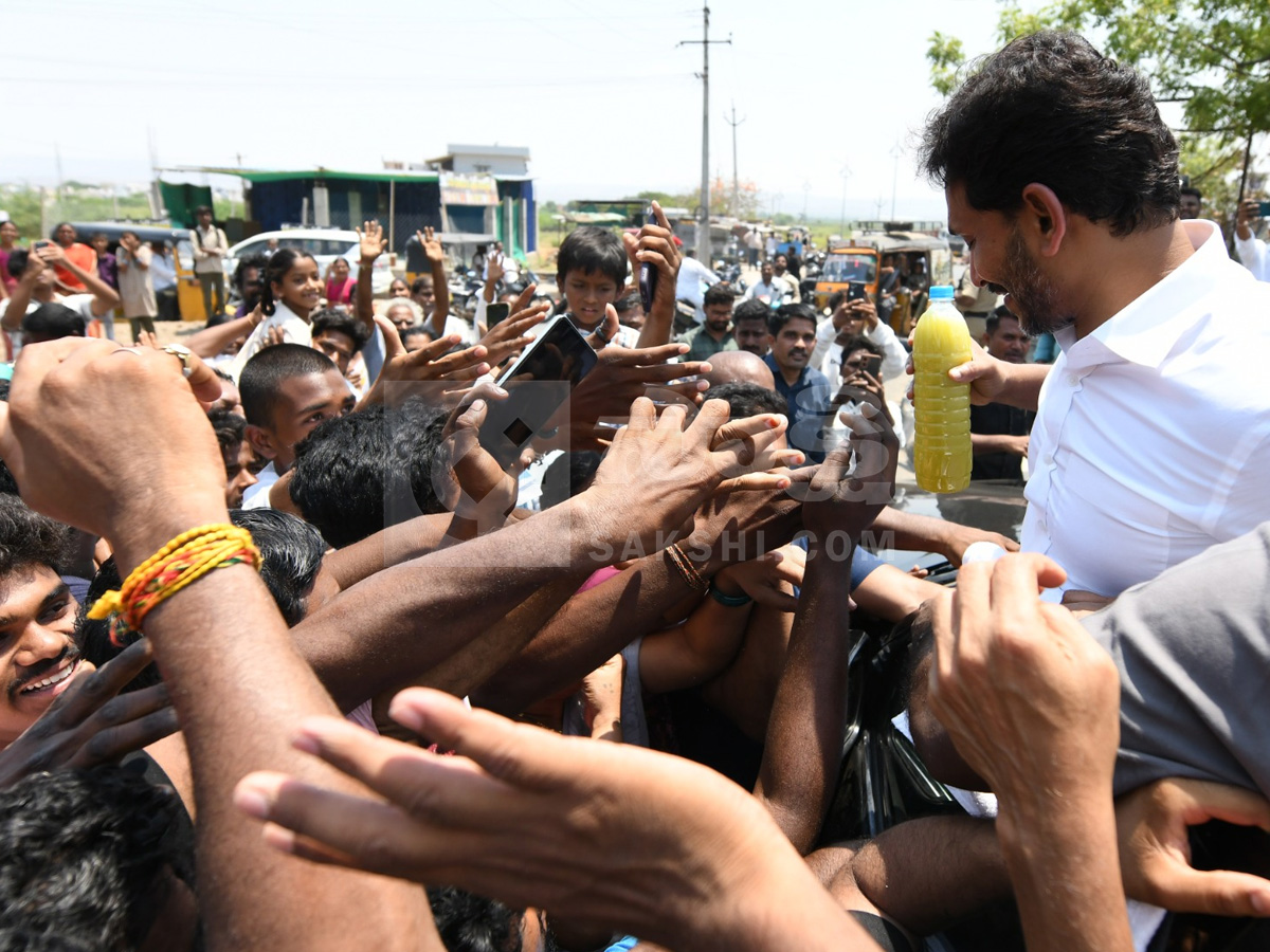YS Jagan Pulivendula Tour 2nd Day Photos31