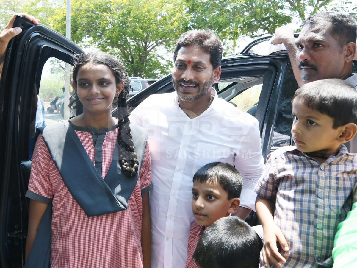 YS Jagan Pulivendula Tour 2nd Day Photos33