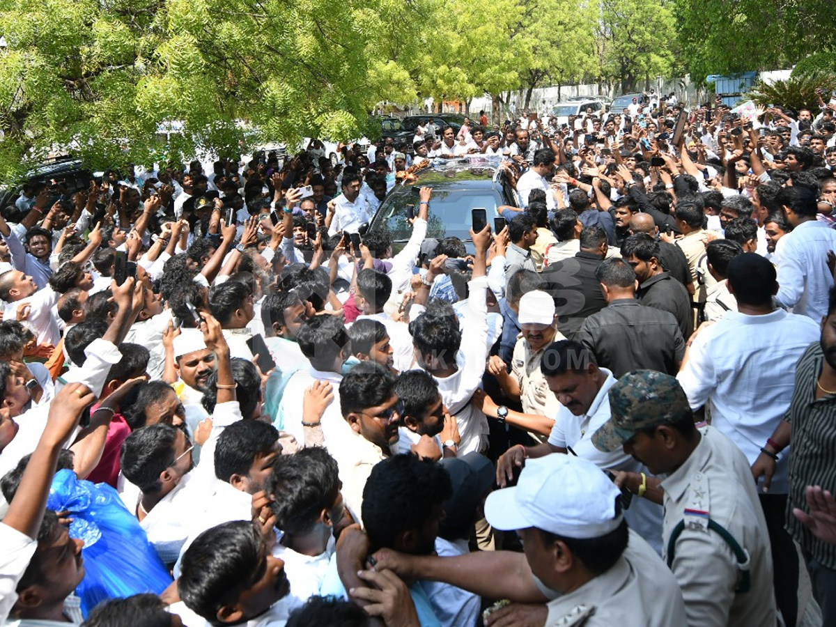 YS Jagan Pulivendula Tour 2nd Day Photos37