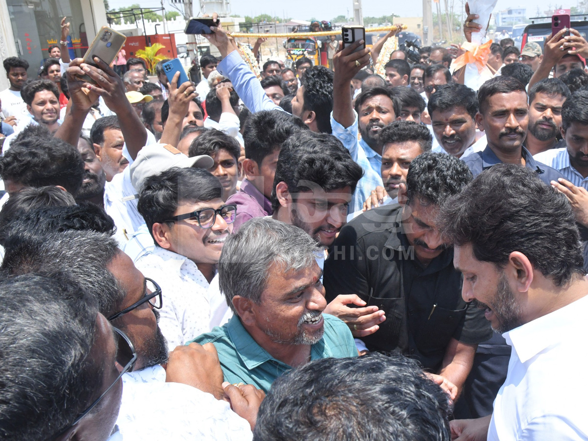 YS Jagan Pulivendula Tour 2nd Day Photos5