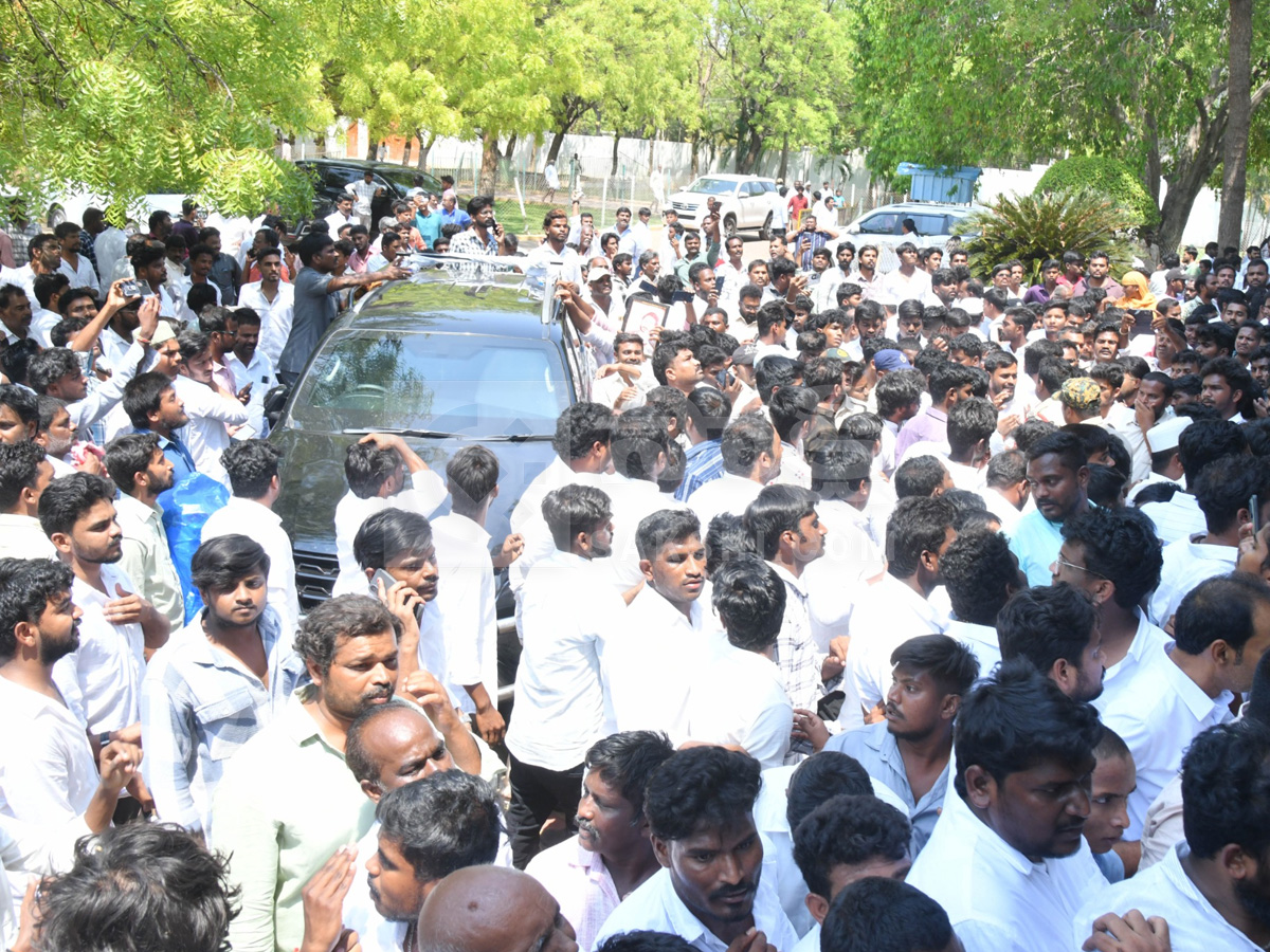 YS Jagan Pulivendula Tour 2nd Day Photos6