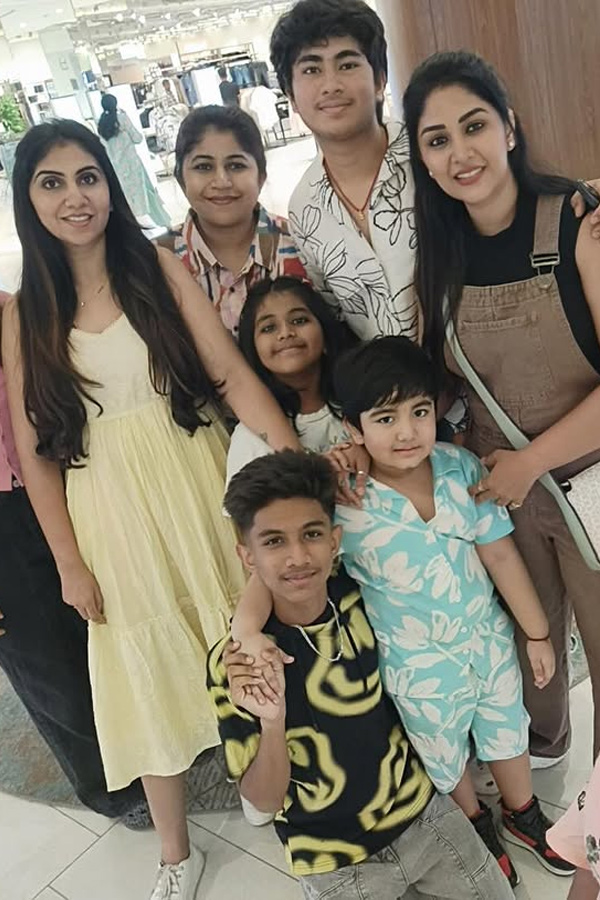 Serial Actress Manjula summer vacation With Family Photos2