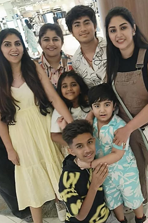 Serial Actress Manjula summer vacation With Family Photos3