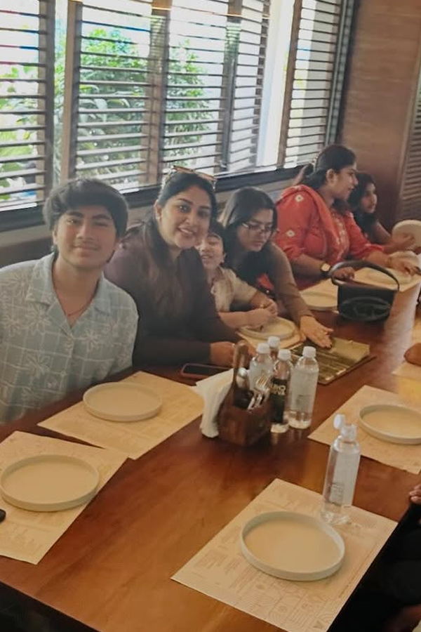 Serial Actress Manjula summer vacation With Family Photos10