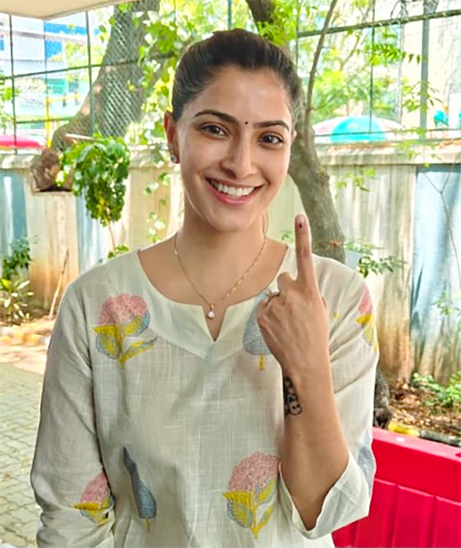 Political And Film Celebrities Casted Their Vote In Tamil Nadu Elections 202645