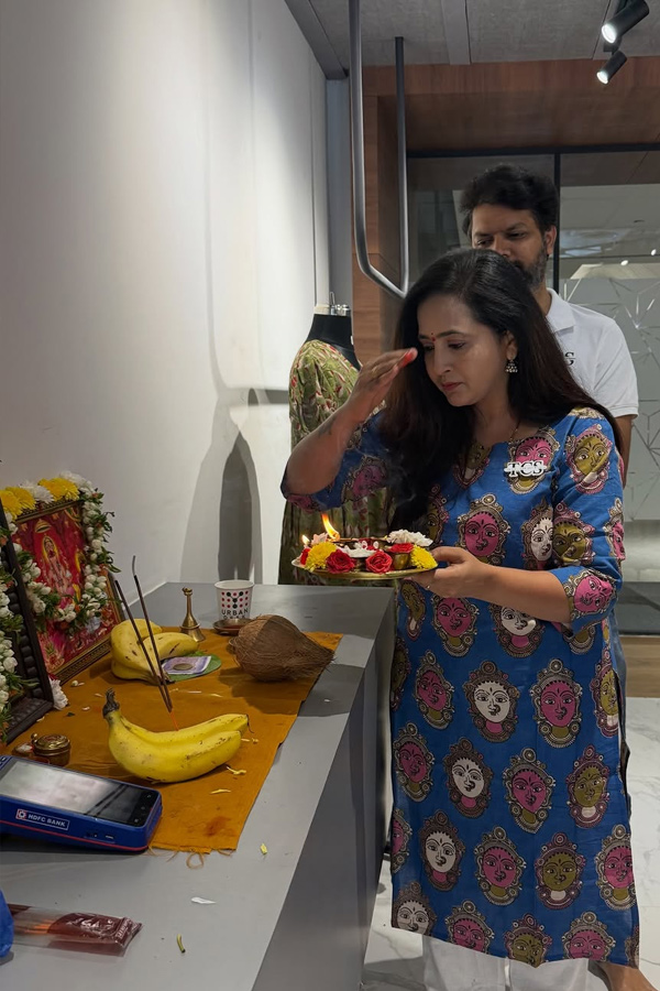 Tollywood Anchor Lasya Started  exhibition Photos6