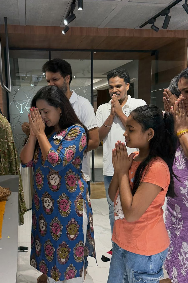 Tollywood Anchor Lasya Started  exhibition Photos7