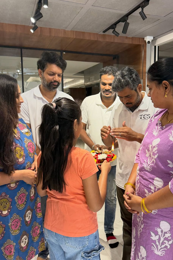 Tollywood Anchor Lasya Started  exhibition Photos8