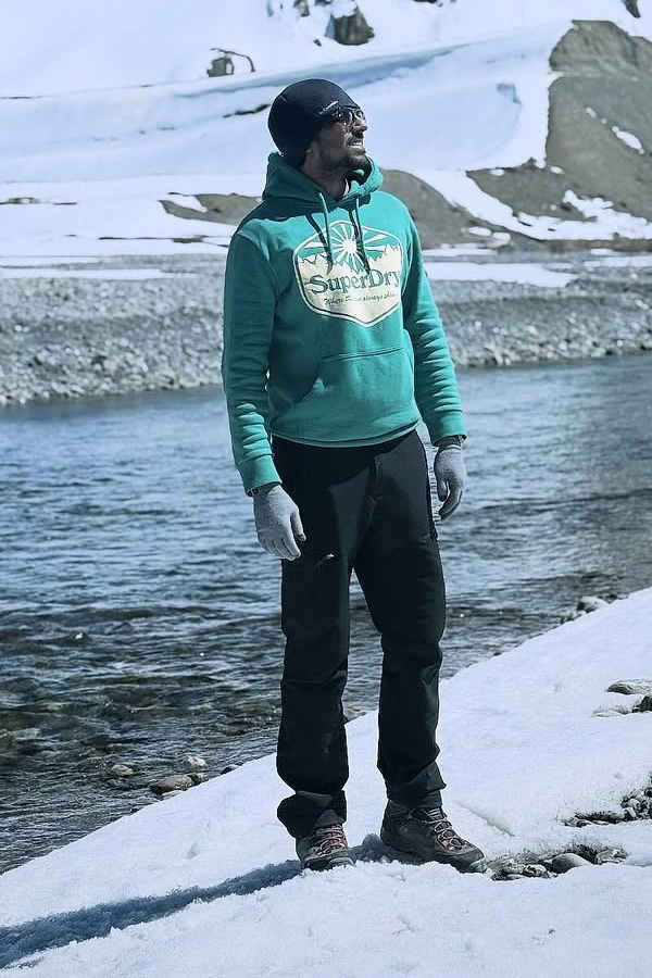 Actor Priyadarshi shares Beuatiful Himachal trip Moments with His wife PHotos3
