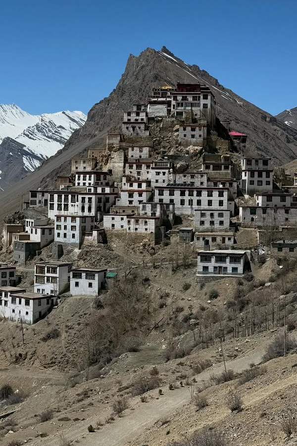 Actor Priyadarshi shares Beuatiful Himachal trip Moments with His wife PHotos10